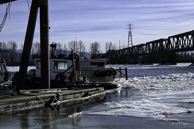SEA IMP TUGS IN ICE ON FRASER RIVER