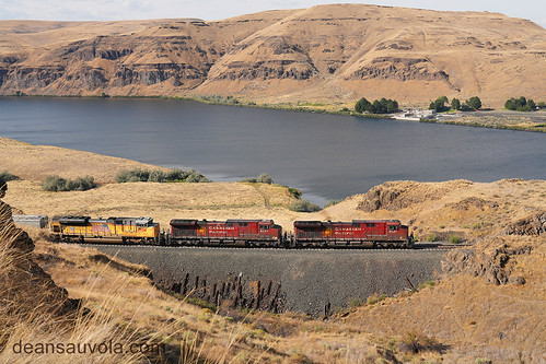 Same train, different day | by view2share