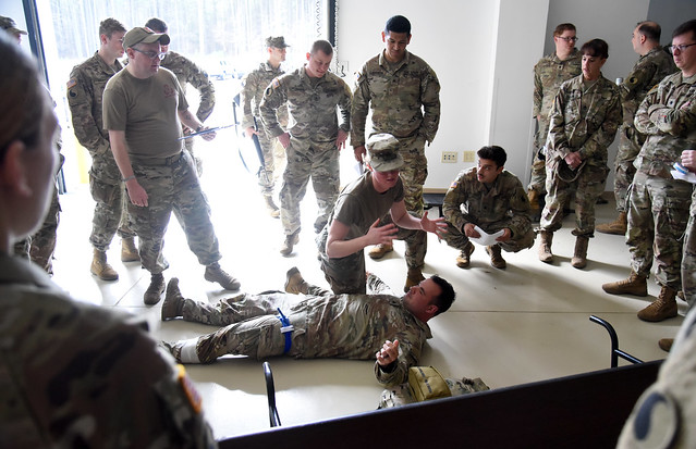 MEDCOM hosts combat medic refresher training