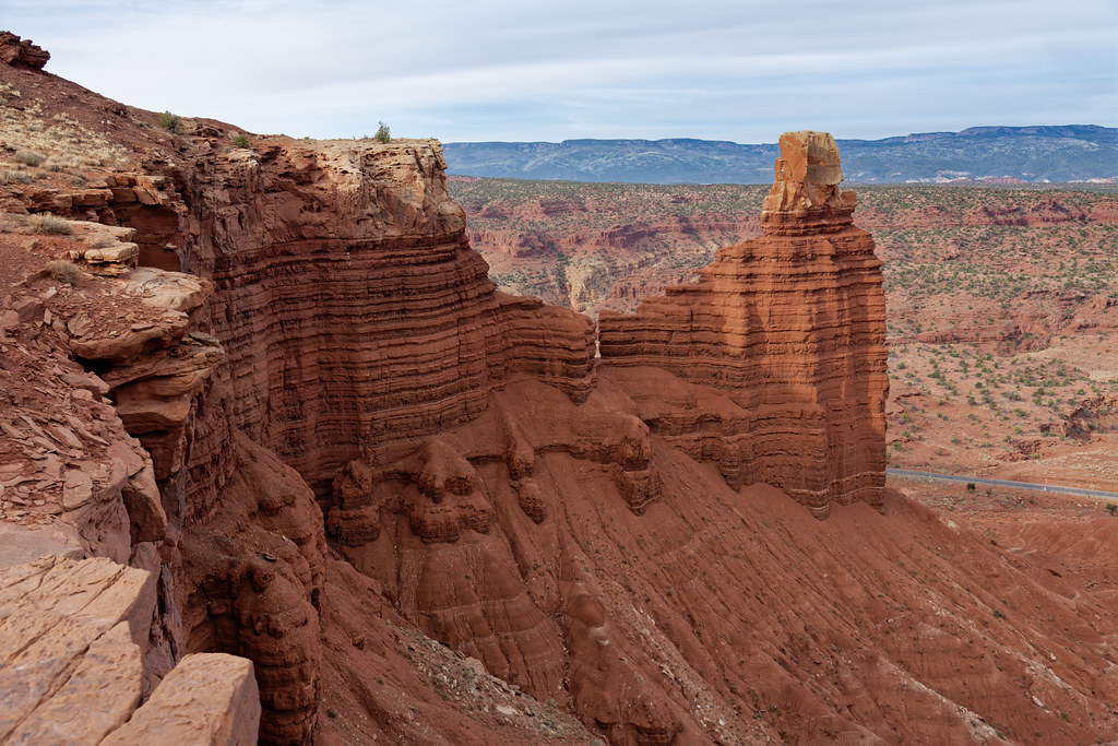 A Scenic Byway Along the Chimney Rock Trail (Capitol Reef National Park)