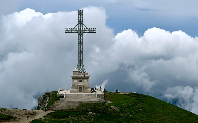 Crucea Eroilor de pe Muntele Caraiman