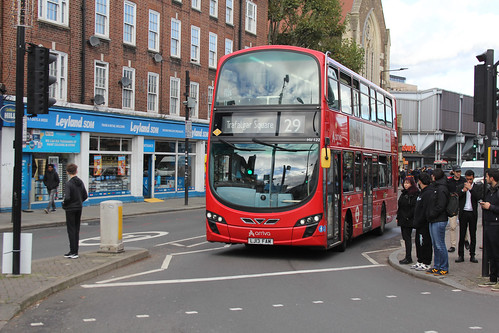 Arriva London HV122 LJ13FAM