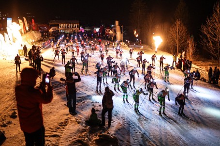 Šest stovek lyžařů zavítalo na Night Light Maraton do Bedřichova