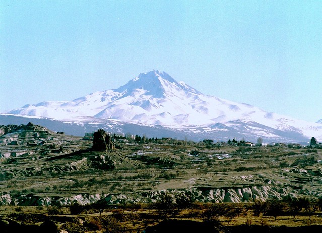 El volcán Erciyes, la montaña más alta en el centro de Anatolia con 3.916 m sobre el nivel del mar.