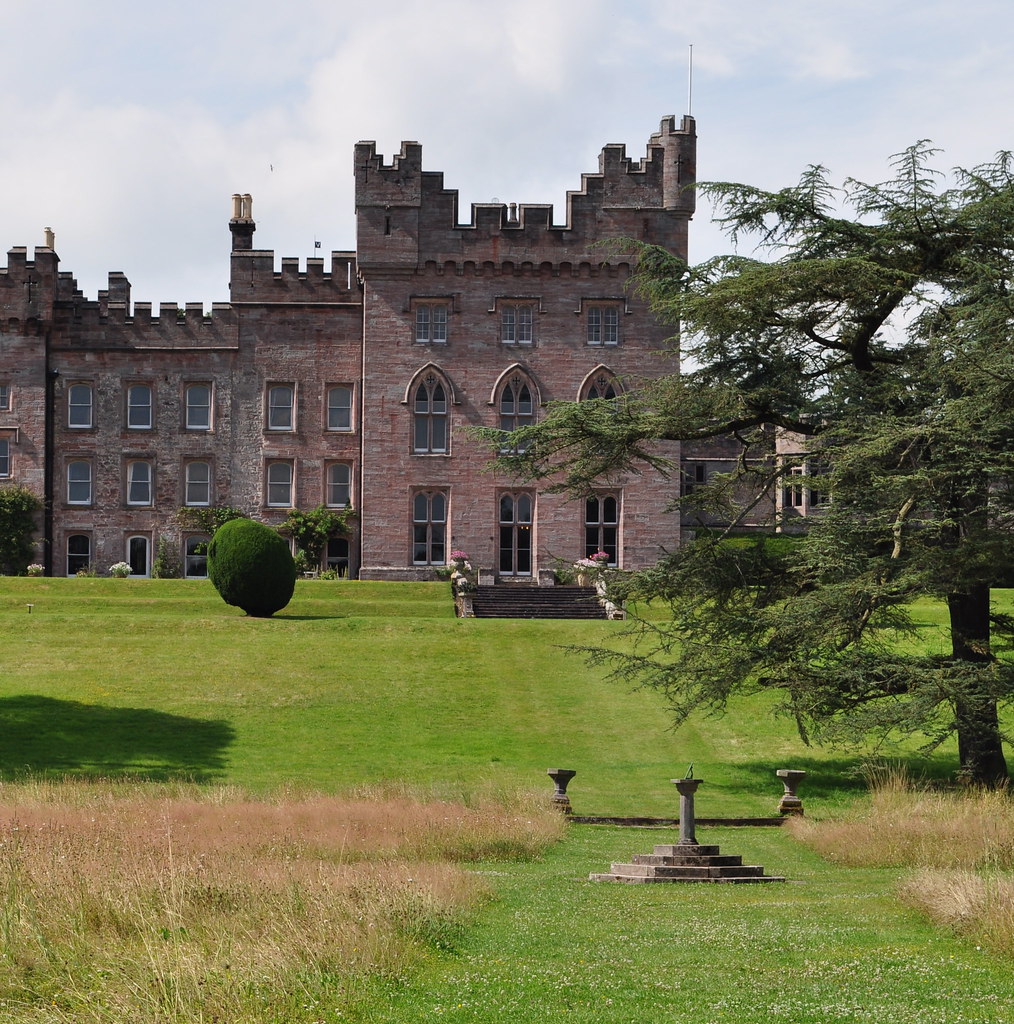 Dans le parc, Château de Hutton in the Forest, XVIIe siècle, Skelton, Cumberland, Cumbria, Angleterre, Royaume-Uni.