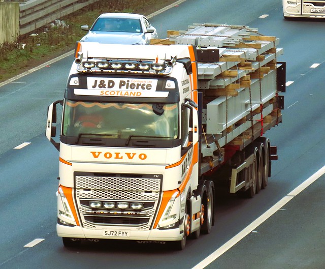 J & D Pierce, Volvo FH (SJ72FYY) On The A1M Southbound, Fairburn Flyover, North Yorkshire 25/1/24