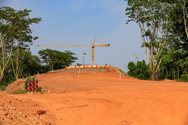 Obras de drenagem e terraplanagem do acesso a Ponte Parque Atalaia