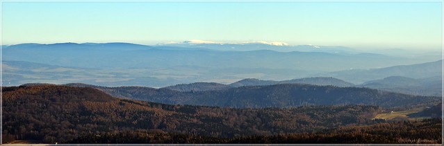 Blick vom Aussichtsturm auf der Lausche (Luž) zum Riesengebirge (Krkonoše)
