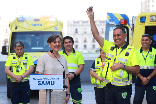 Ministra Aguilera, entrega de 10 nuevas ambulancias SAMU 022