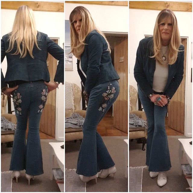 New jeans, white boots, and a Teal suede jacket...'road tested' in Bournemouth last night! 😉👭👭 💋
