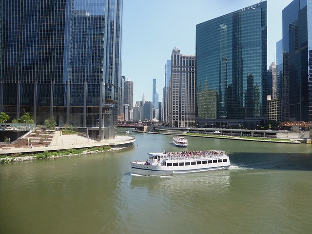 Chicago, Downtown Walkabout, Chicago River at Wolf Point