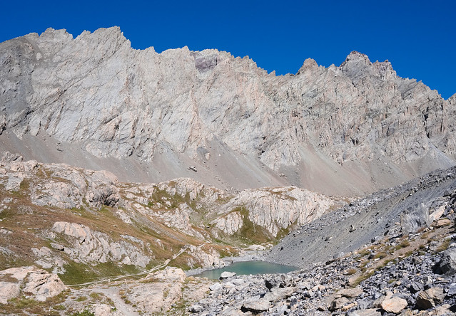Lac Long de Chambeyron (2782m) and the Aiguille(s) de Chambeyron (3412m), descending from the Pas de la Couleta