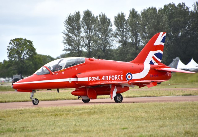XX325 - BAE HAWK  Red Arrows    Fairford