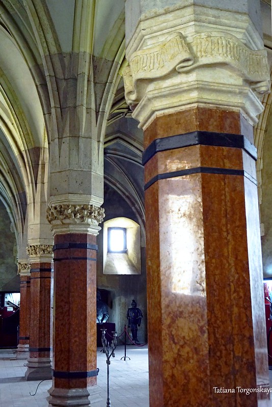 Мраморные колонны Рыцарского зала