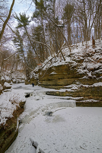 Giant's Bathtub The waterfall into Giant&#039;s Bathtub frozen solid.
Matthiessen State Park, Illinois
&lt;a href=&quot;https://tomgillphotos.blogspot.com/2024/02/the-upper-dells-in-winter.html&quot; rel=&quot;noreferrer nofollow&quot;&gt;Read more on my blog&lt;/a&gt;