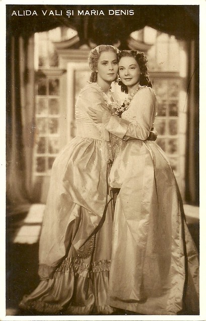 Alida Valli and Maria Denis in Le due orfanelle