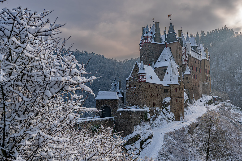 Winter fairytale atmosphere at Eltz Castle, Eifel, Germany…