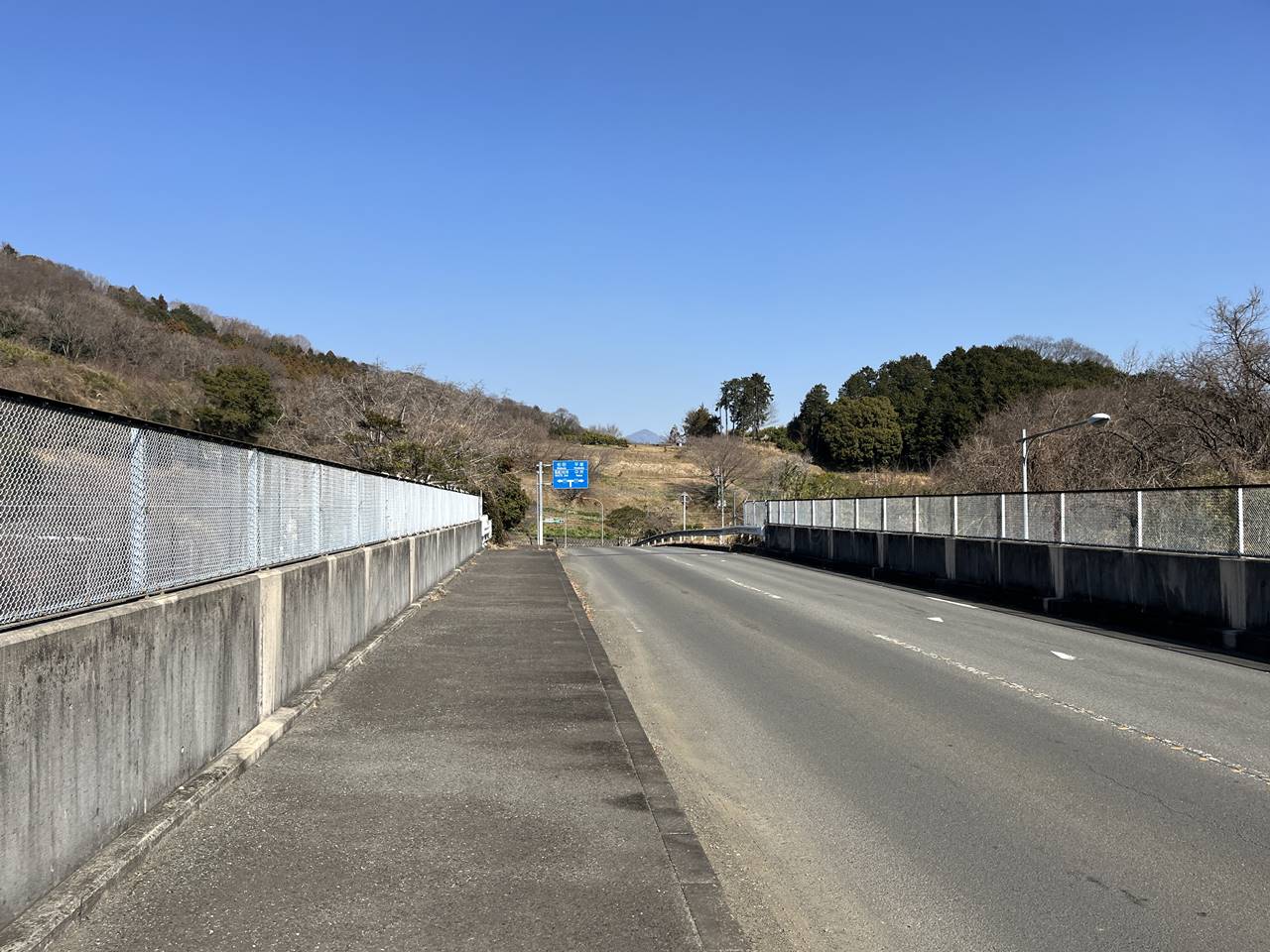 【曽我丘陵】東名高速道路の陸橋