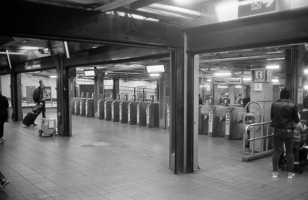 34th St Subway Station