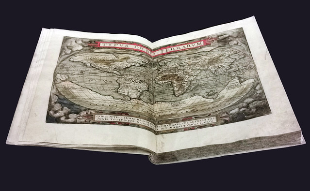 libro atlas Theatrum Orbis Terrarum 1573 de Abraham Ortelius y Franz Hogenberg Museo Galería de las Colecciones Reales Patrimonio Nacional Madrid