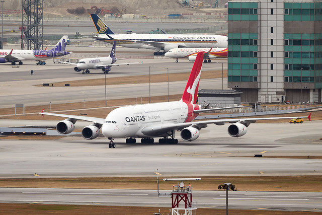 Qantas - Airbus A380-842 (VH-OQL)