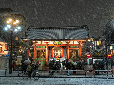 Nihon_Arekore_03095_Kaminarimon_snow_2024_100_cl