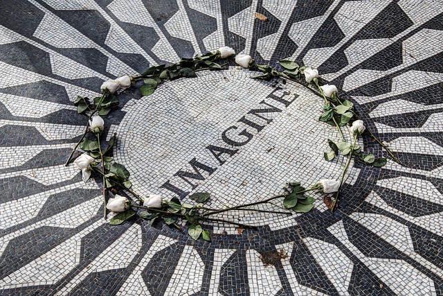 US NY NYC views inside Central Park 8489 Strawberry Fields - John Lennon Memorial - Imagine mosiac