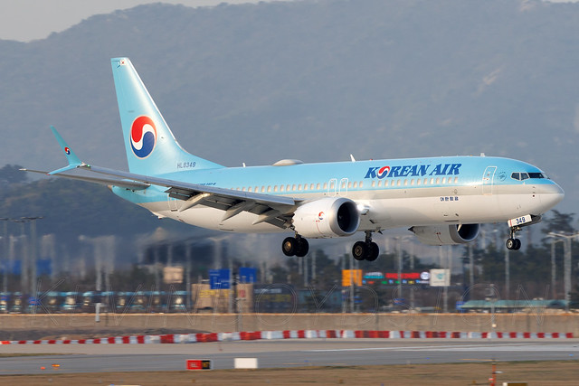 Korean Air 737-8