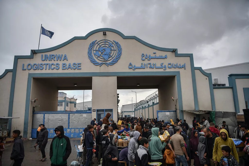 巴勒斯坦人民在加薩拉法的UNRWA物流中心避難。（圖片來源：Middle East Monitor）