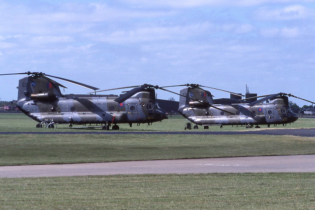 RAF Chinooks ZA671/EO & ZA681/ES