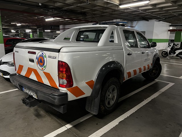 Emergency Vehicle - Toyota HiLux - Civil Defence - Faro, Portugal