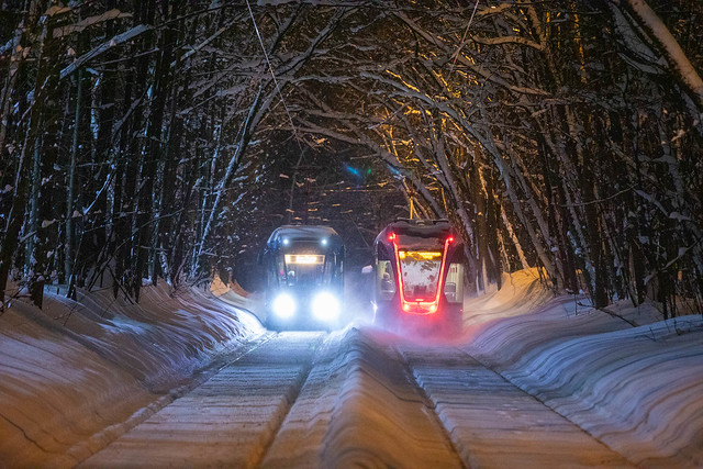 2 трамвая зимой / 2 trams in winter