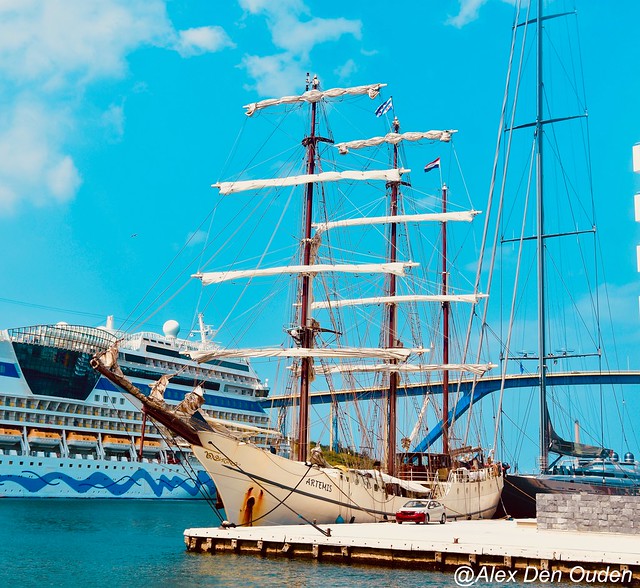 Barque Artemis  in Sta Anabay