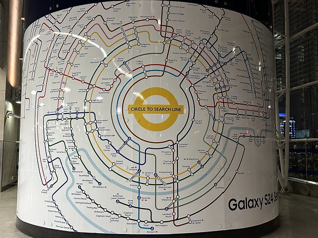 Circular tube map at Blackfriars