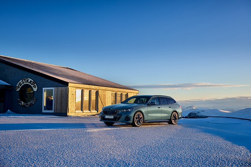 Novo BMW Série 5 Touring recebe versão 100% elétrica