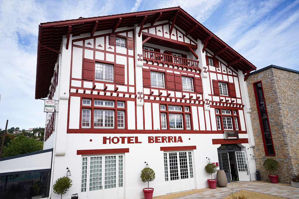 FRANCE - ILLUSTRATION - HASPARREN - VILLAGE - PAYS BASQUE