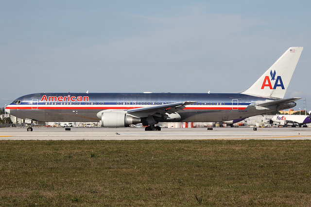 American Airlines  Boeing 767-323(ER) N342AN