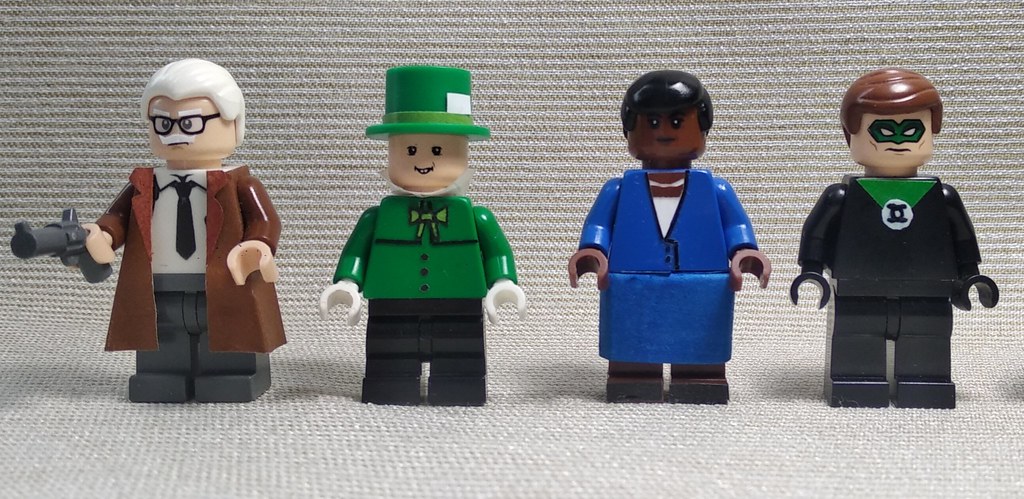 Custom Lego DCAU minifigures - Commissioner Gordon, Mad Hatter, Amanda Waller and Kyle Rayner