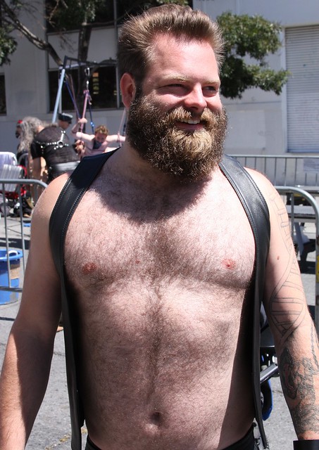 HOT & HAIRY SMILING BEARMAN ! ! ~ photographed by ADDA DADA ! DORE ALLEY FAIR 2023 ! (50+ faves)
