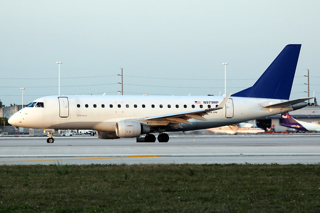 Delta Connection (Shuttle America)  Embraer ERJ-170-100SE N979RP