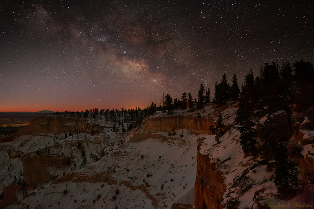 Milky Way rising at dawn from Bryce Point