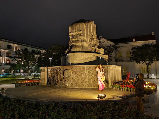 Lenin Monument - Evening Walk - Hue, Vietnam