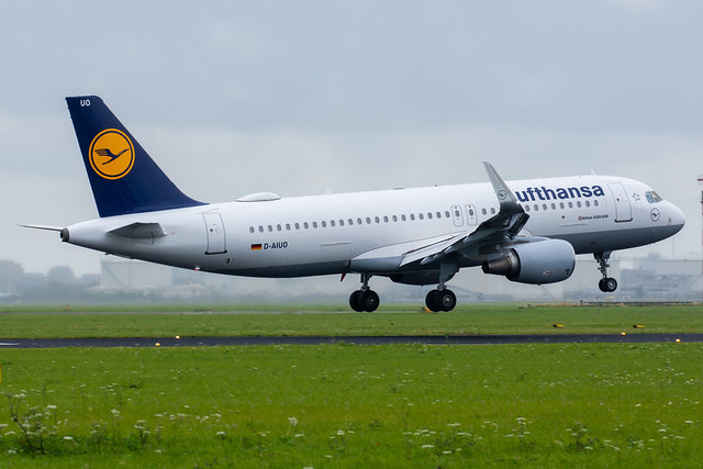 Lufthansa A320-214 D-AIUO