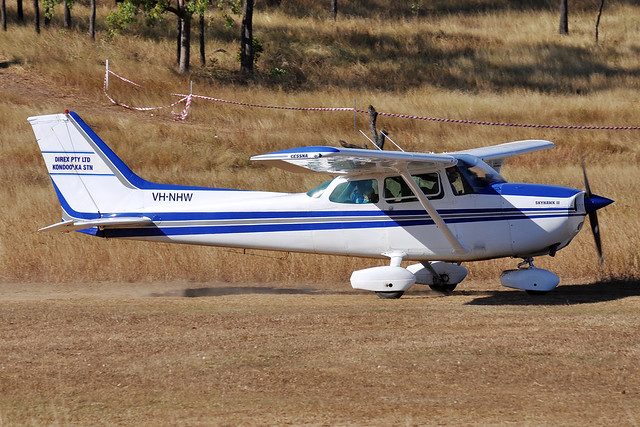 VH-NHW Cessna 172P Skyhawk II 'Kondoolka Station'