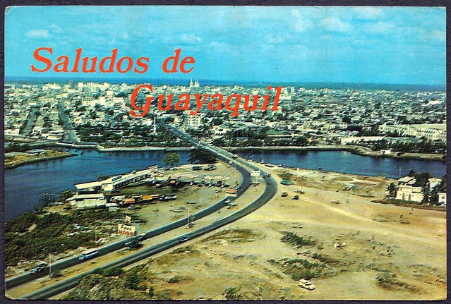 Vista panórmámica del Puente 5 de Junio sobre el Estero Salado, Guayaquil, Ecuador