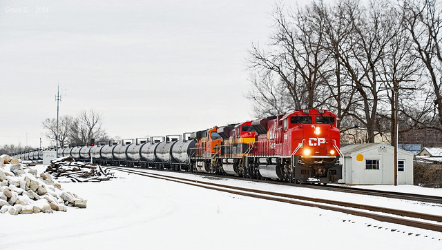 Southbound Crude Oil Train in Grandview, MO