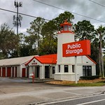 Going under a morning rain to Pinecrest neighbourhood to spent the day with cousins and uncle. Tampa, Florida, December 2023 Interesting building architectural choice -a lighthouse- in the middle of nowhere at Pinecrest area. 
