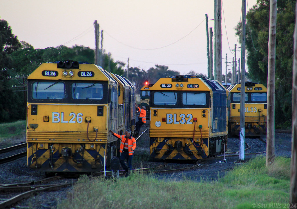 BL26 X48 BL30 8124 G539 BL32 BL33 8166 8183 8172 and G527 all occupy Murtoa yard as daylight slowly fades on the horizon