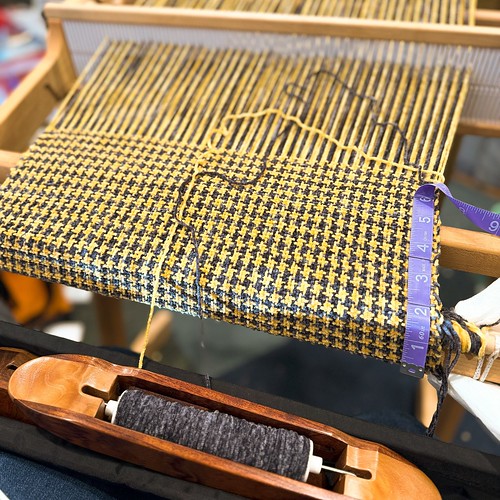 See ya on the Flip side. 😜  ⚡️ (Houndstooth wrap, @TessYarns Silk Chenille in grey and yellow, woven on a 20” @Schacht_Spindle_Company Flip Loom) ⚡️ #WeaversOfInstagram #Handwoven  #BIPOCMaker  #Weaving #handdyedyarn #