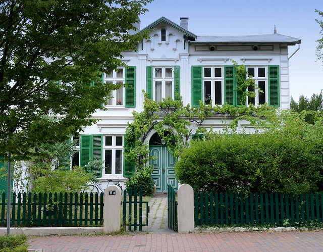 4163  Sommerhaus Klug in der Geibelstraße, errichtet 1877 - Fotos von Bad Schwartau, Stadt  im Kreis Ostholstein in Schleswig-Holstein.